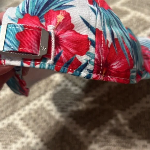 47 brand women’s fit Cleveland Cavaliers Hawaiian themed baseball hat - Picture 3 of 5